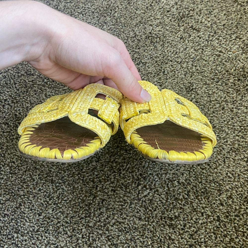 Sam Edelman Beckie 2 Yellow Slide Sandals 6.5 - Picture 3 of 7